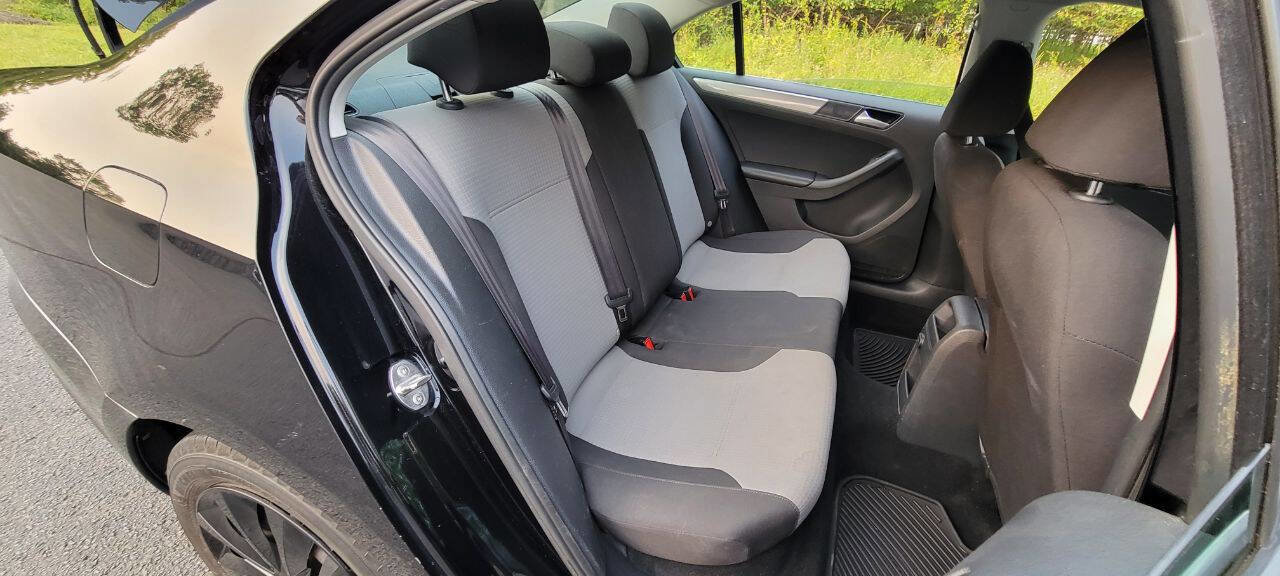 Used 2017 Volkswagen Jetta S image 17