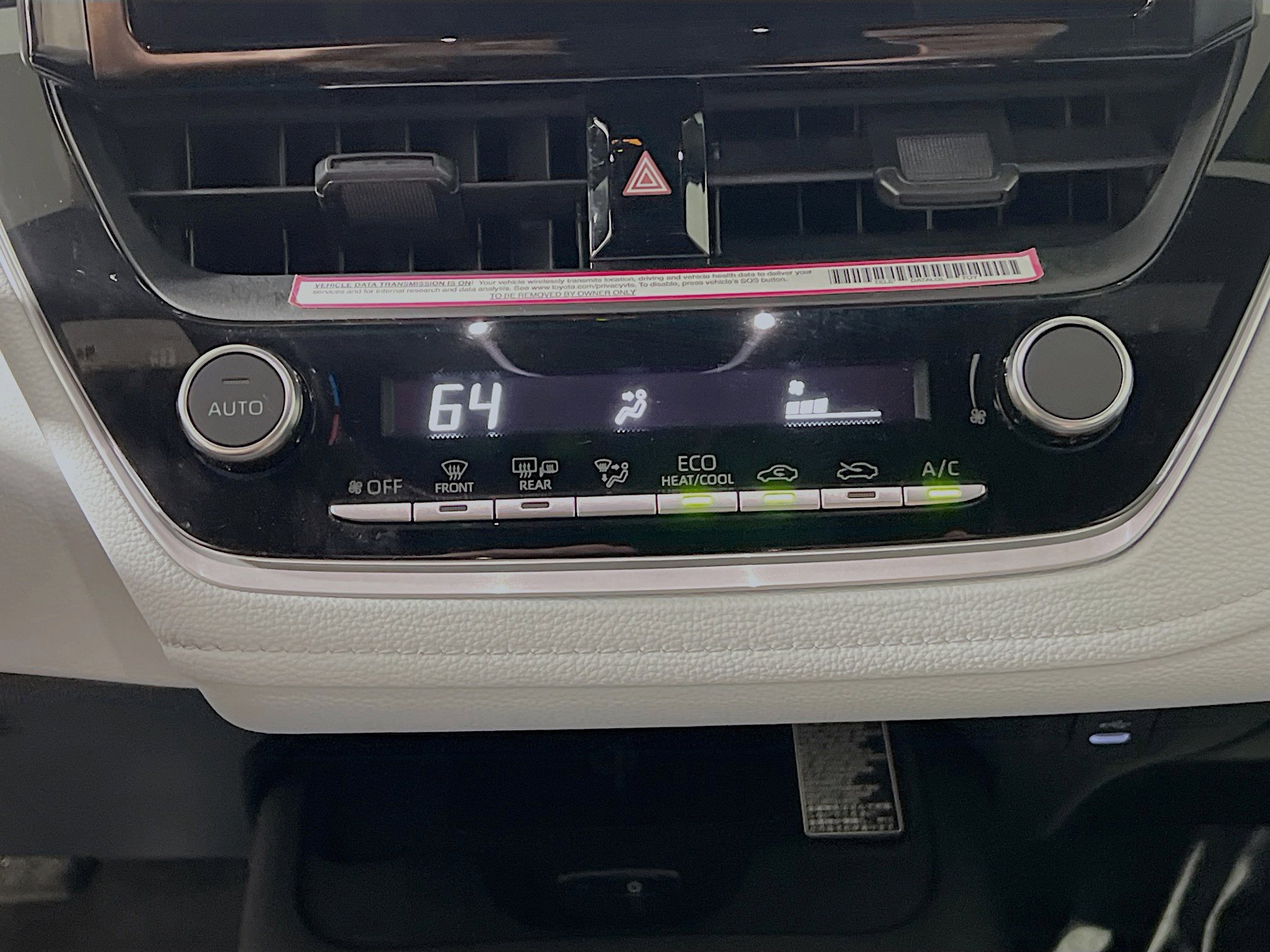 Used 2024 Toyota Corolla SE w/ SE Premium Package image 26