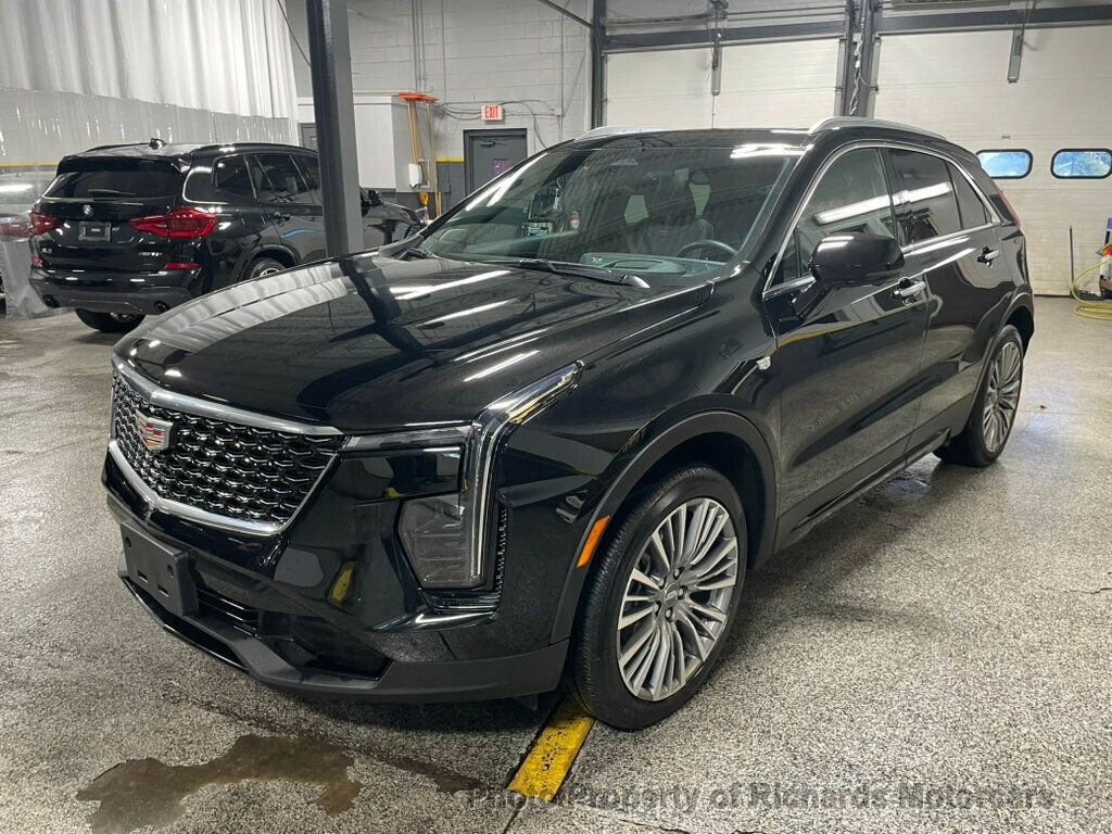 Used 2024 Cadillac XT4 Premium Luxury image 5