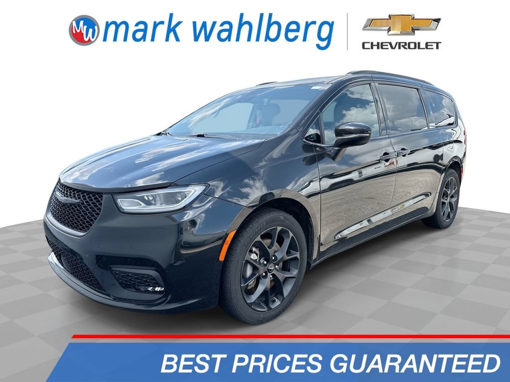 Used 2023 Chrysler Pacifica Touring-L w/ S Appearance Package