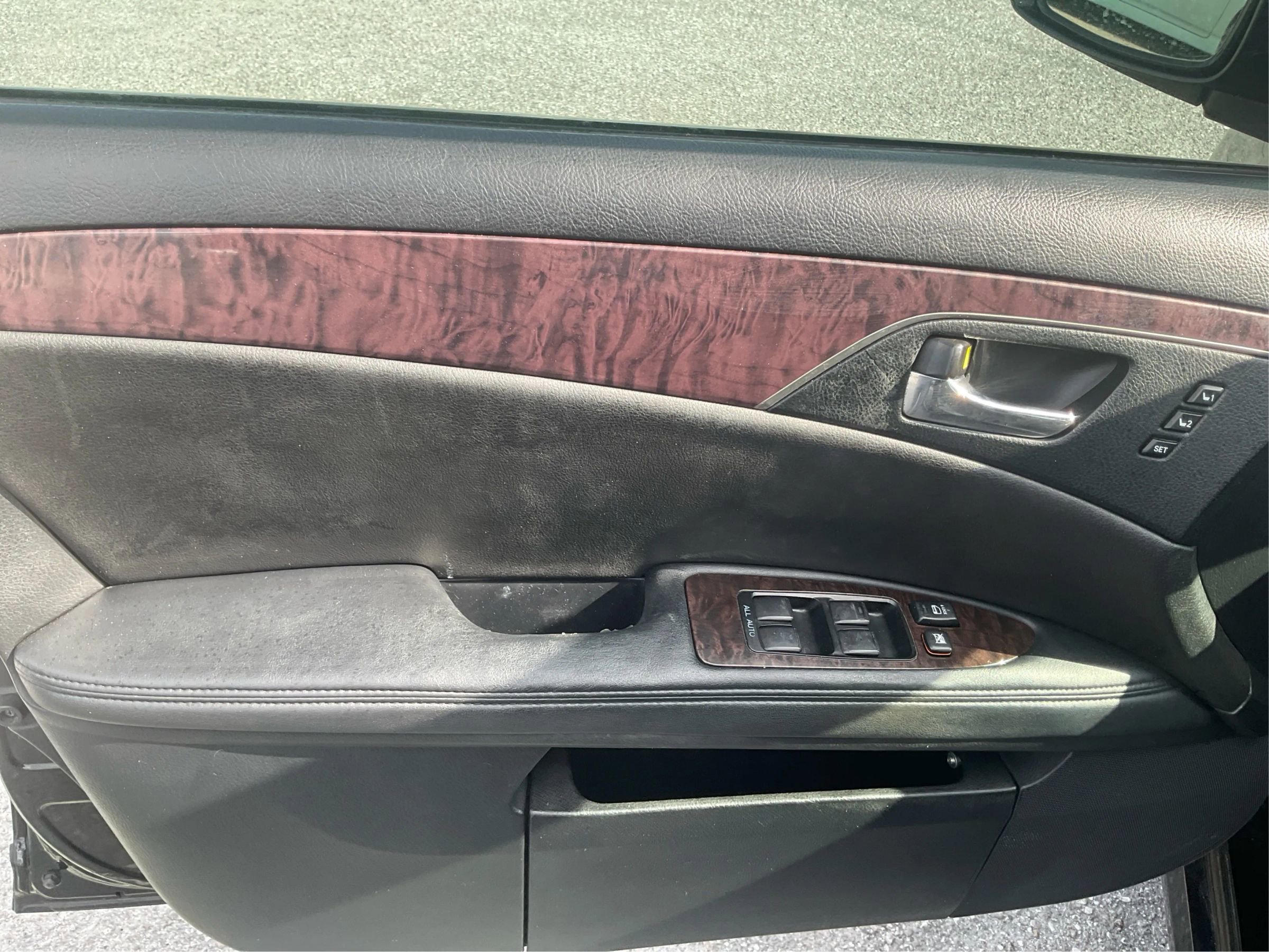 Used 2012 Toyota Avalon Limited image 18