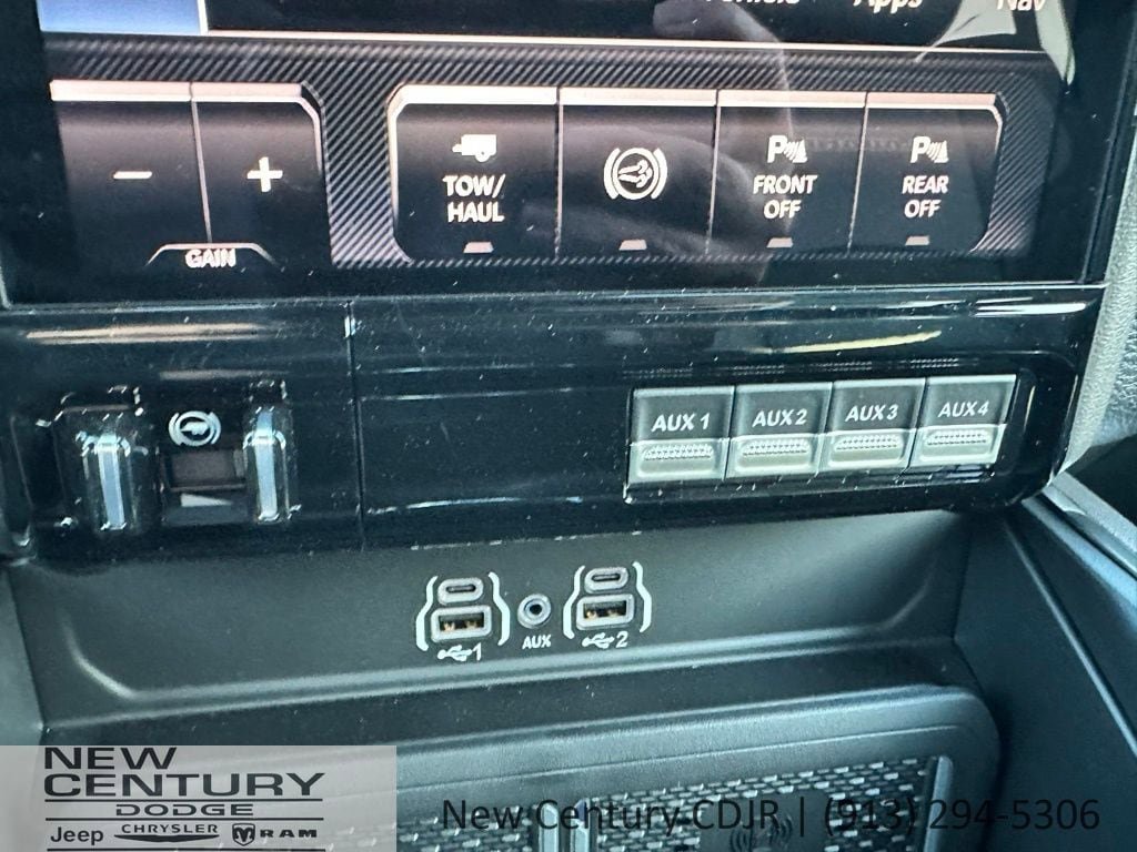 New 2026 RAM 2500 Laramie AWD/4WD image 34