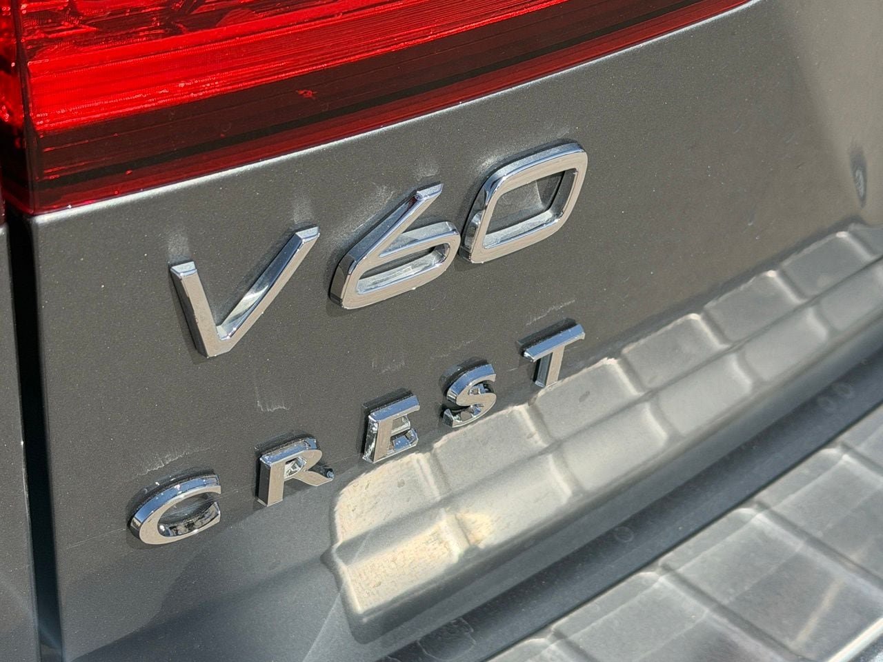 Used 2020 Volvo V60 T6 R-Design FWD image 9