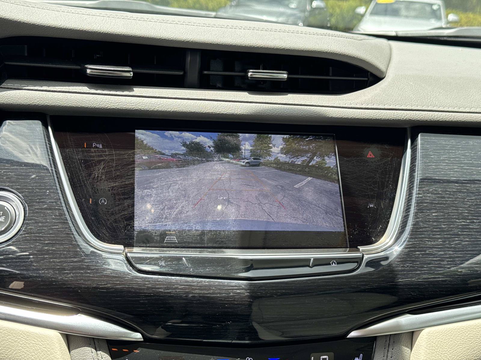 Used 2024 Cadillac XT6 Premium Luxury FWD image 21