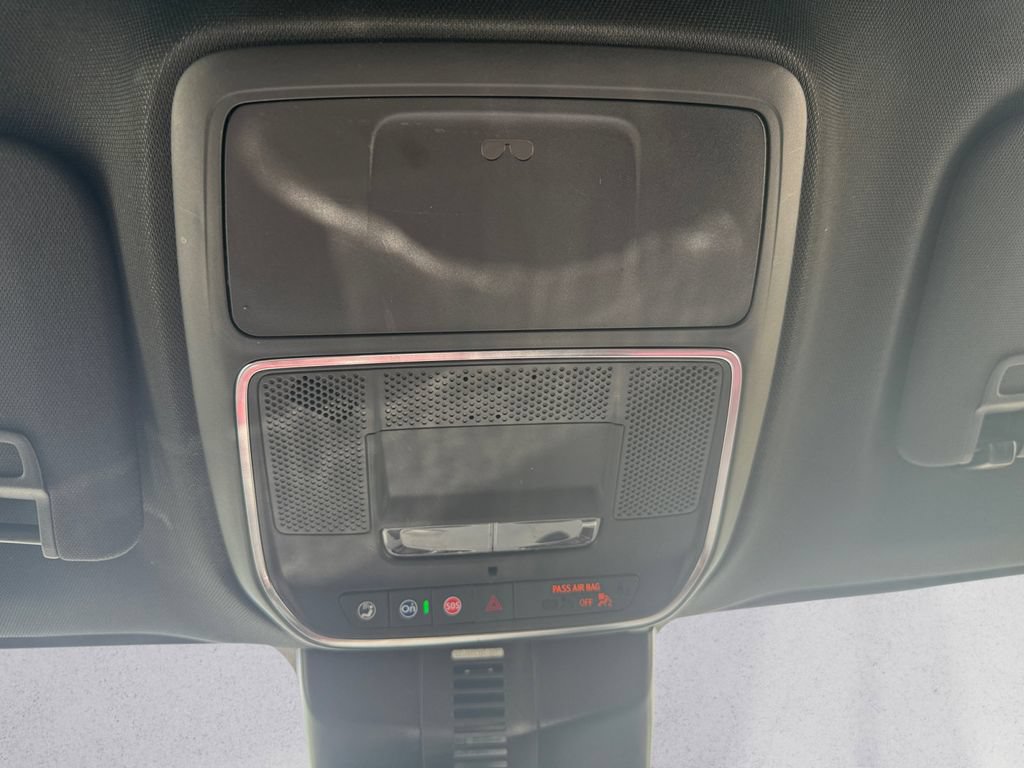 Used 2026 Chevrolet Traverse RS FWD image 25