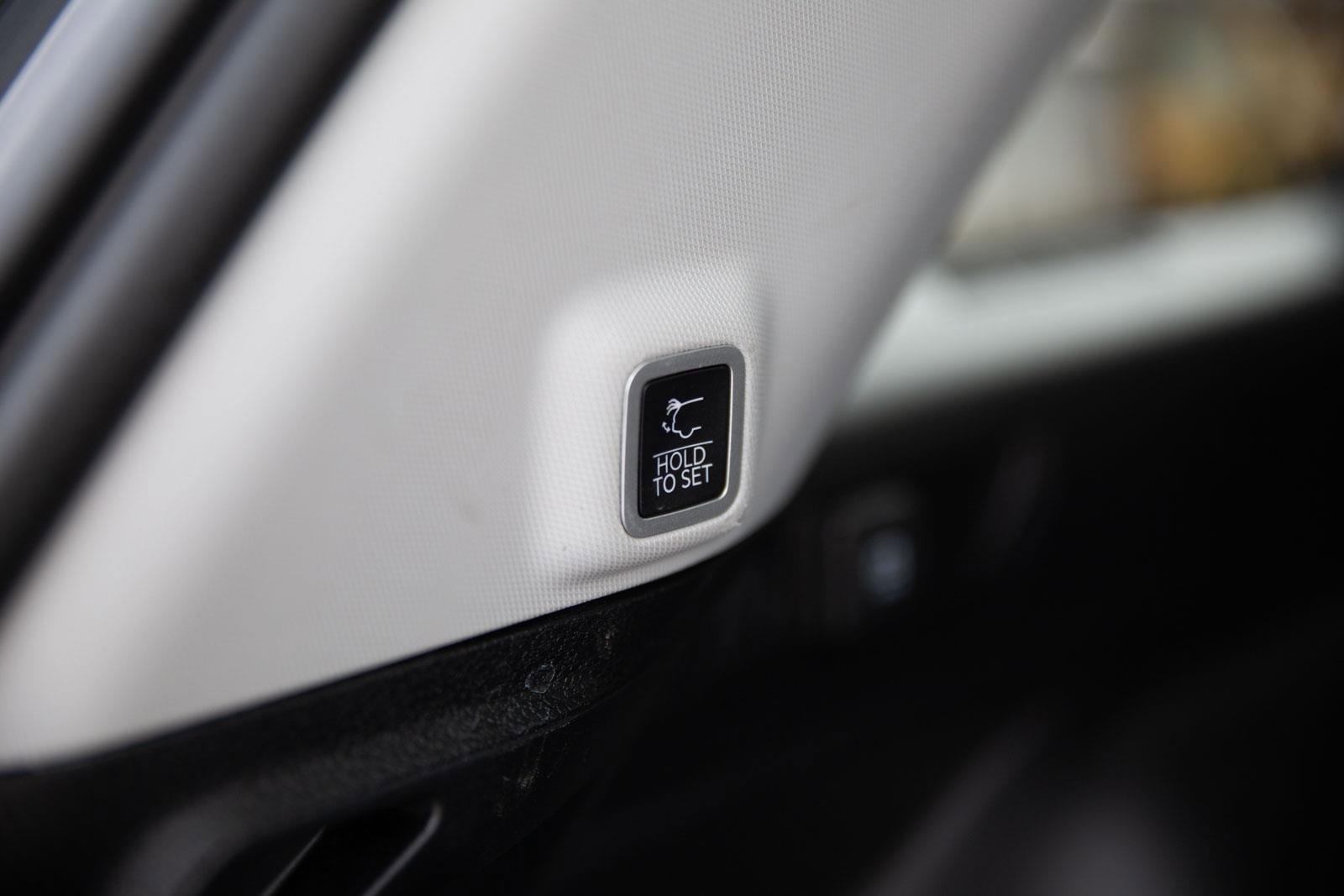 Used 2023 Jeep Grand Cherokee Limited image 23