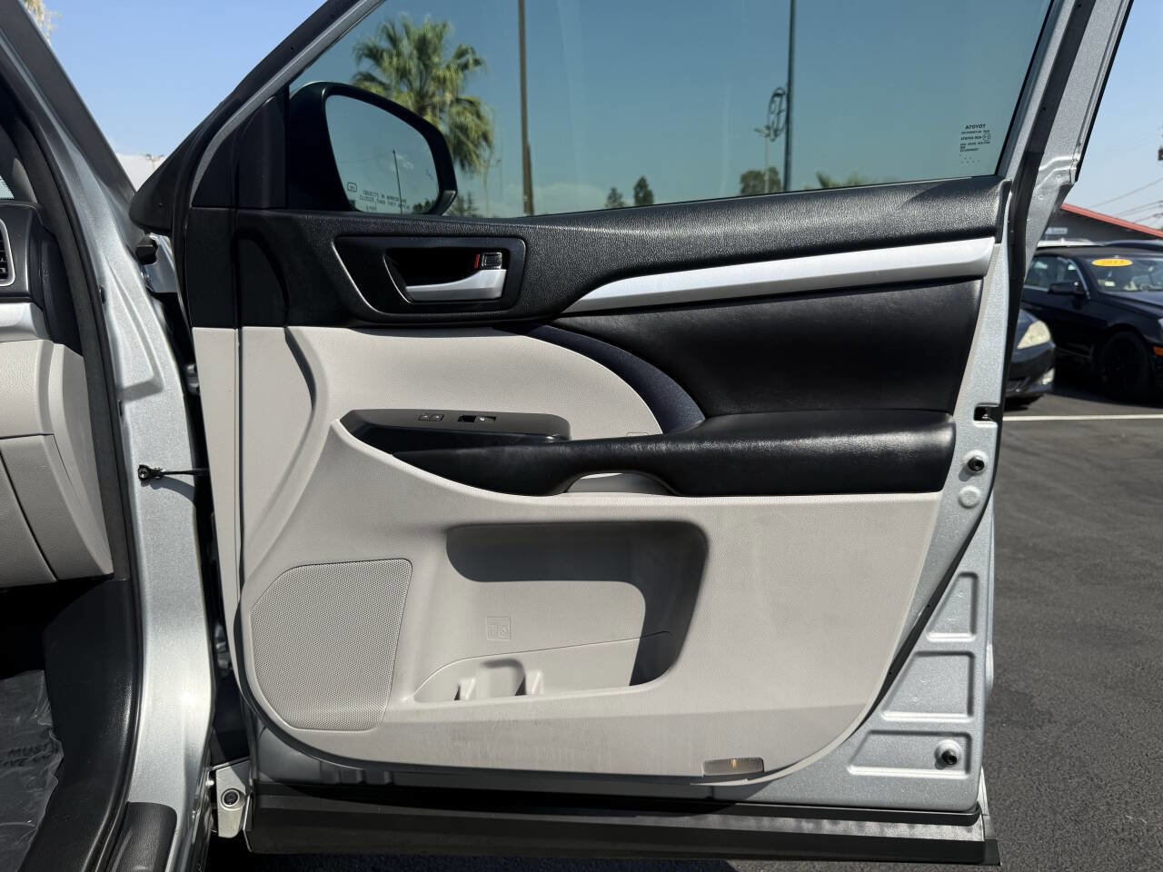 Used 2018 Toyota Highlander XLE image 14