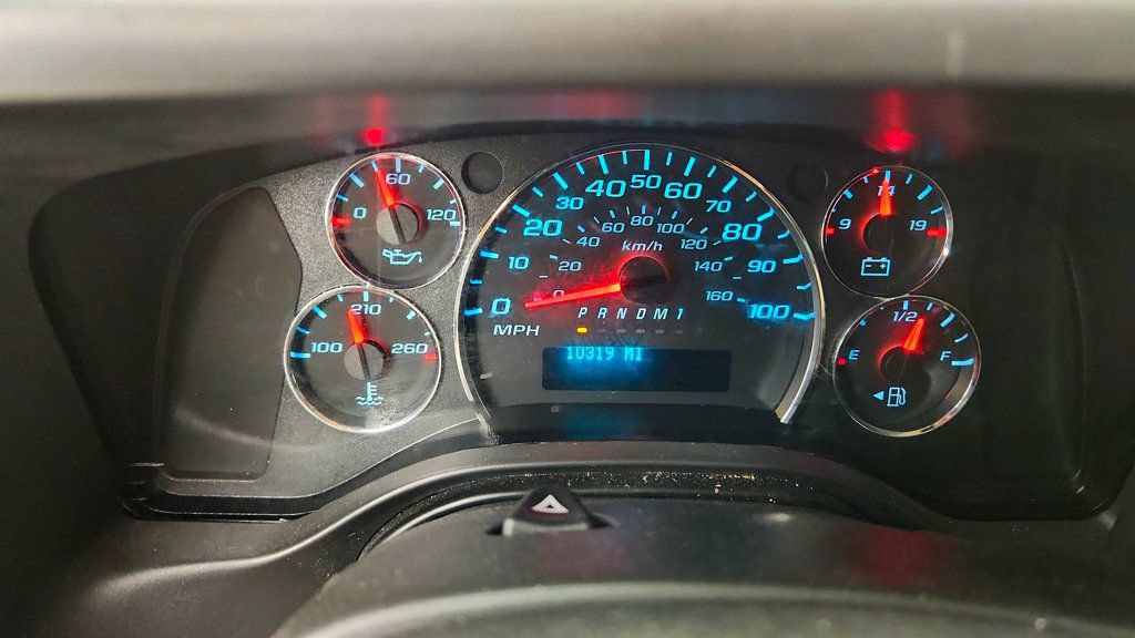 Used 2025 Chevrolet Express 2500 w/ Driver Convenience Package RWD image 13