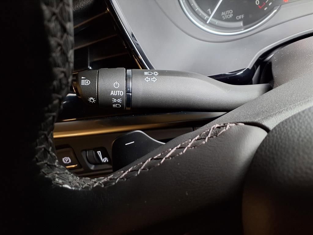 Certified 2025 Cadillac XT6 Luxury image 9