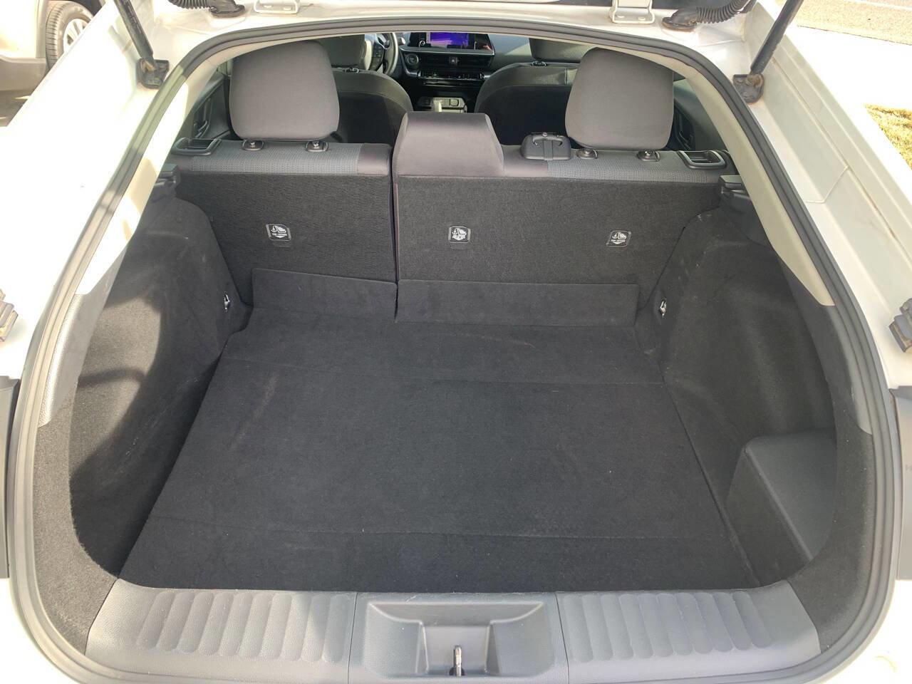 Used 2024 Toyota Prius LE image 11