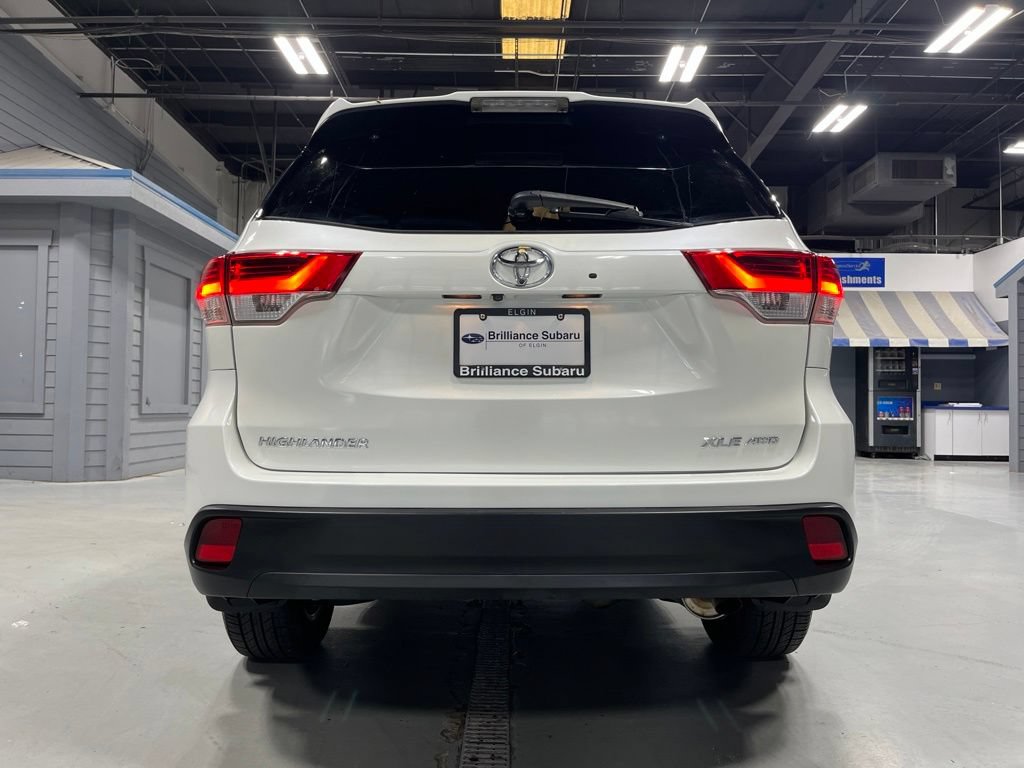 Used 2019 Toyota Highlander XLE AWD/4WD image 6