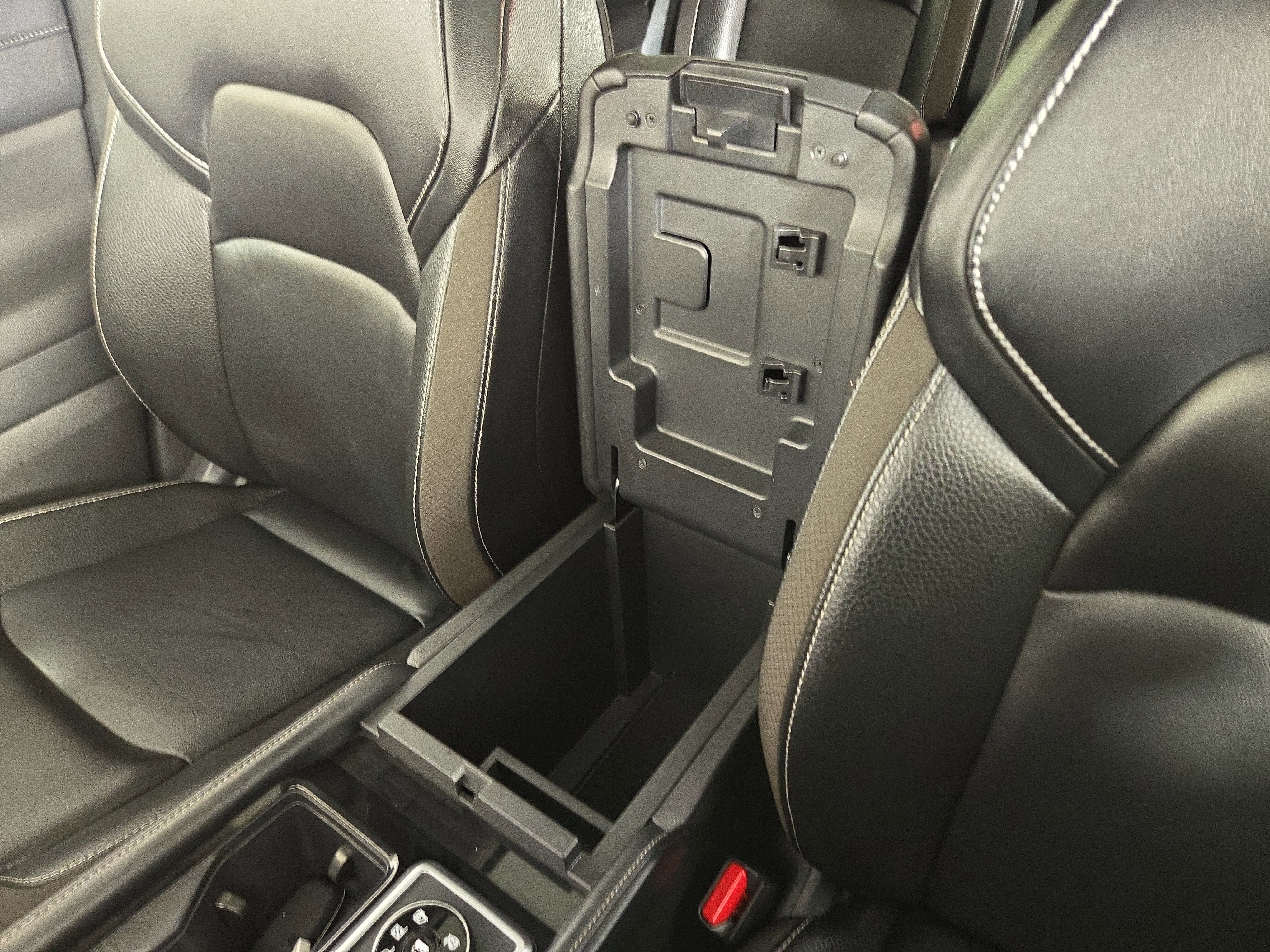 Used 2024 Nissan Pathfinder SL w/ SL Premium Package image 29