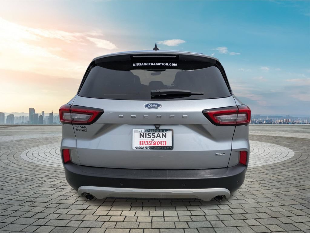 Used 2023 Ford Escape SE FWD image 6