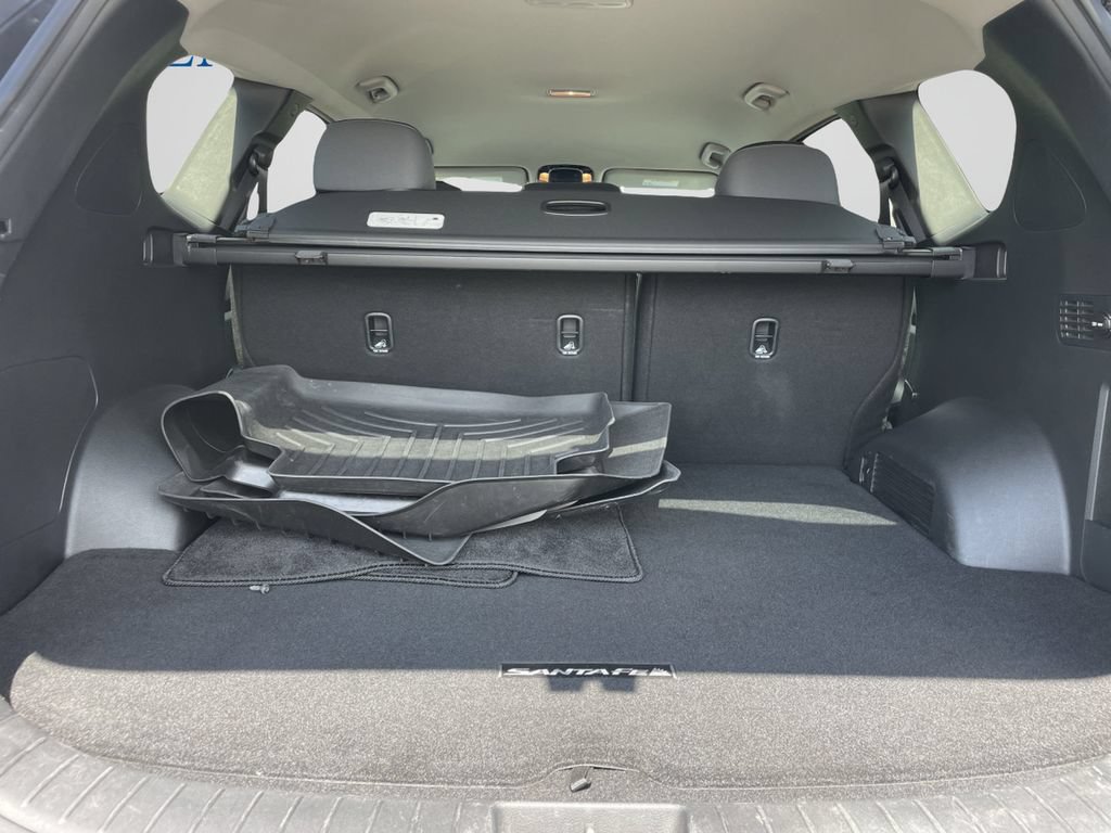 Certified 2023 Hyundai Santa Fe SEL w/ Cargo Package AWD/4WD image 17
