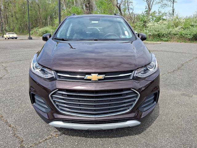 Used 2022 Chevrolet Trax LT w/ LT Convenience Package AWD/4WD image 2
