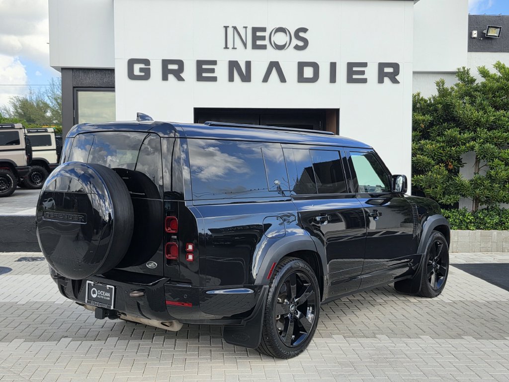 Used 2023 Land Rover Defender 130 X-Dynamic SE AWD/4WD image 3