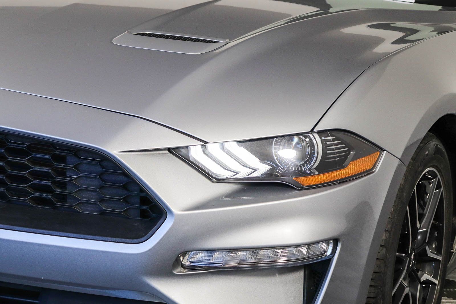 Used 2022 Ford Mustang Premium image 4