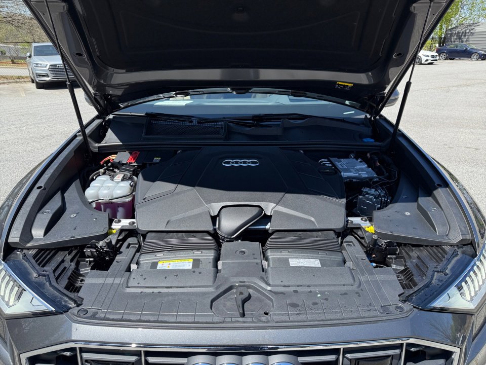 Used 2022 Audi Q8 Prestige image 16