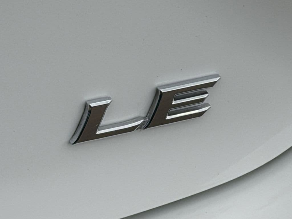 Used 2025 Toyota Camry LE FWD image 11