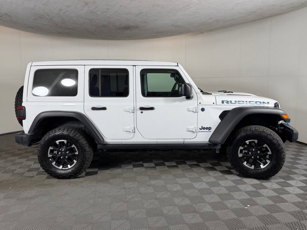 Certified 2025 Jeep Wrangler Unlimited Rubicon 4xe w/ Convenience Group AWD/4WD image 4