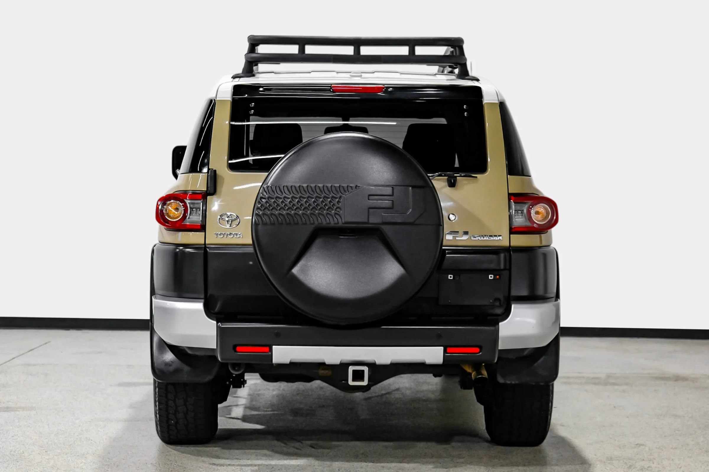 Used 2014 Toyota FJ Cruiser 4WD w/ Upgrade Package image 7