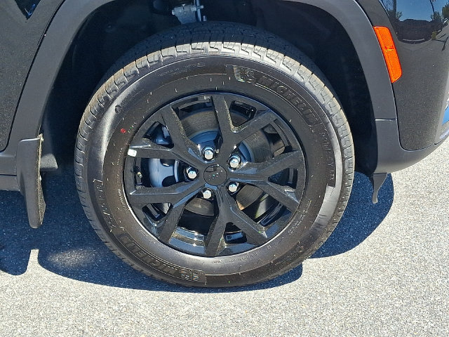 New 2026 Jeep Grand Cherokee Altitude AWD/4WD image 8