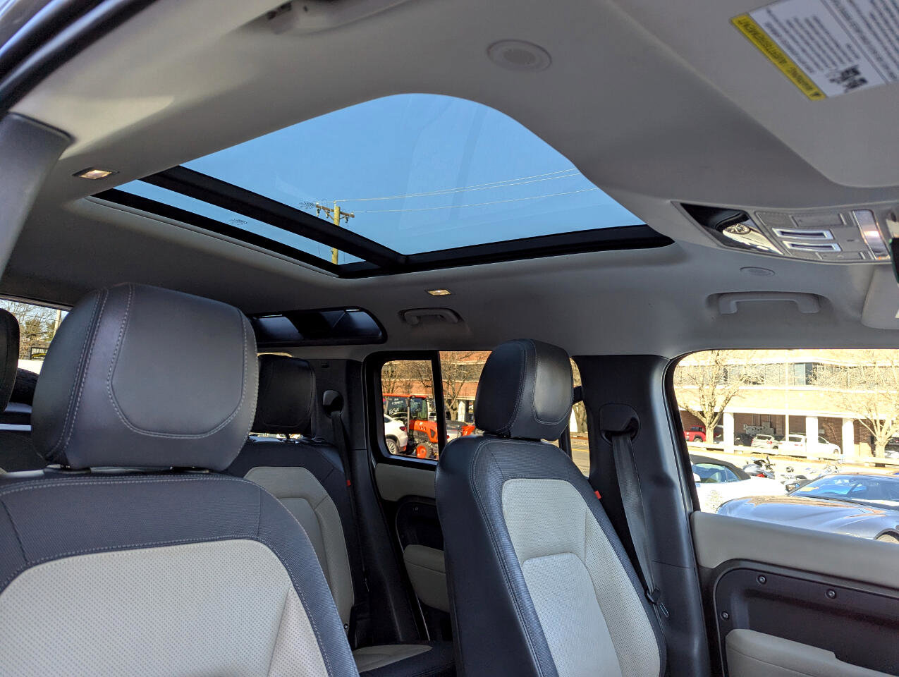 Used 2023 Land Rover Defender 110 X-Dynamic SE image 39