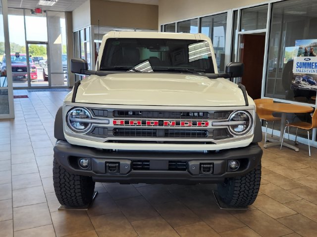 New 2026 Ford Bronco Outer Banks w/ Sasquatch Package AWD/4WD image 2