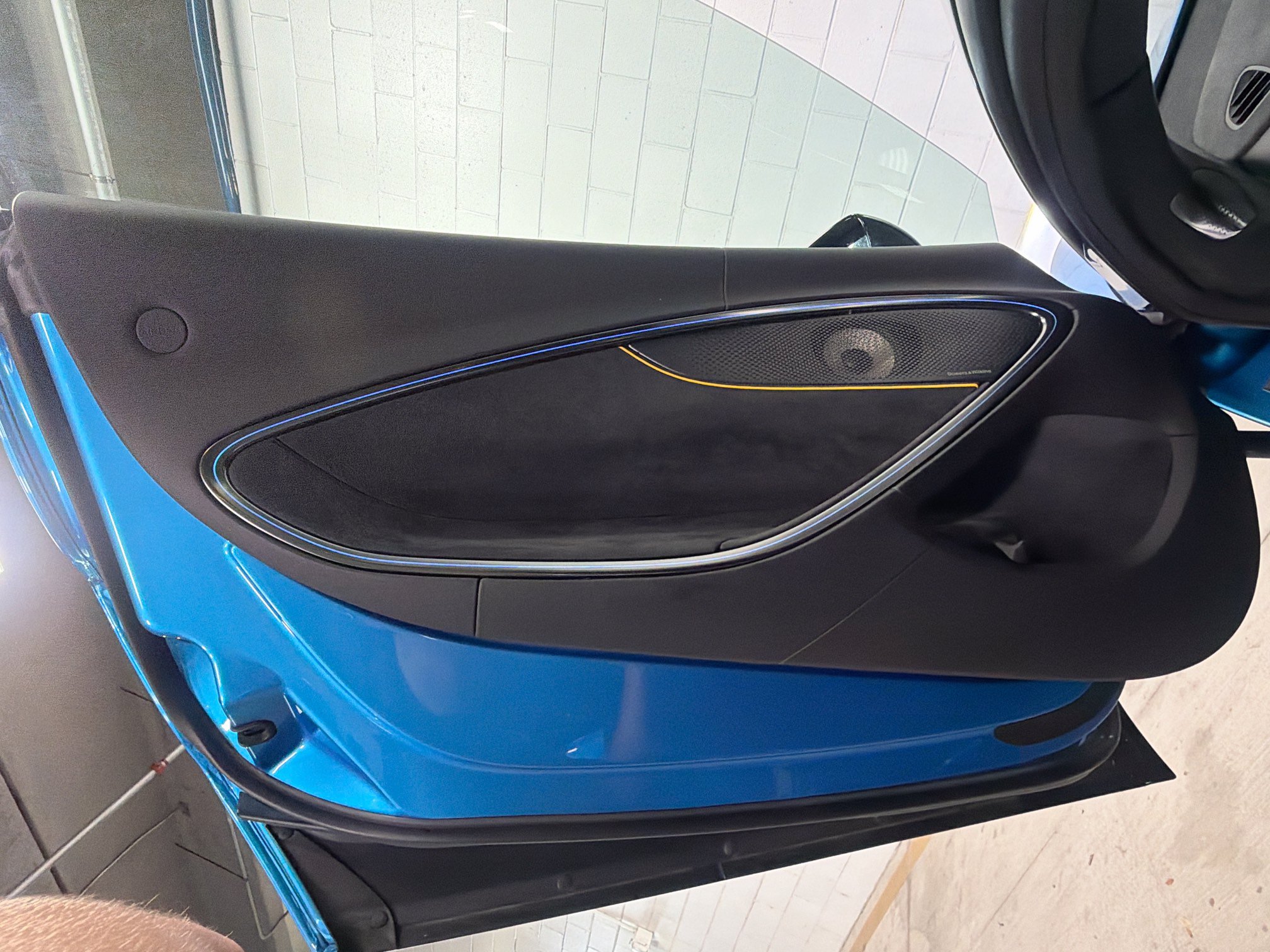 Used 2023 McLaren Artura RWD image 19