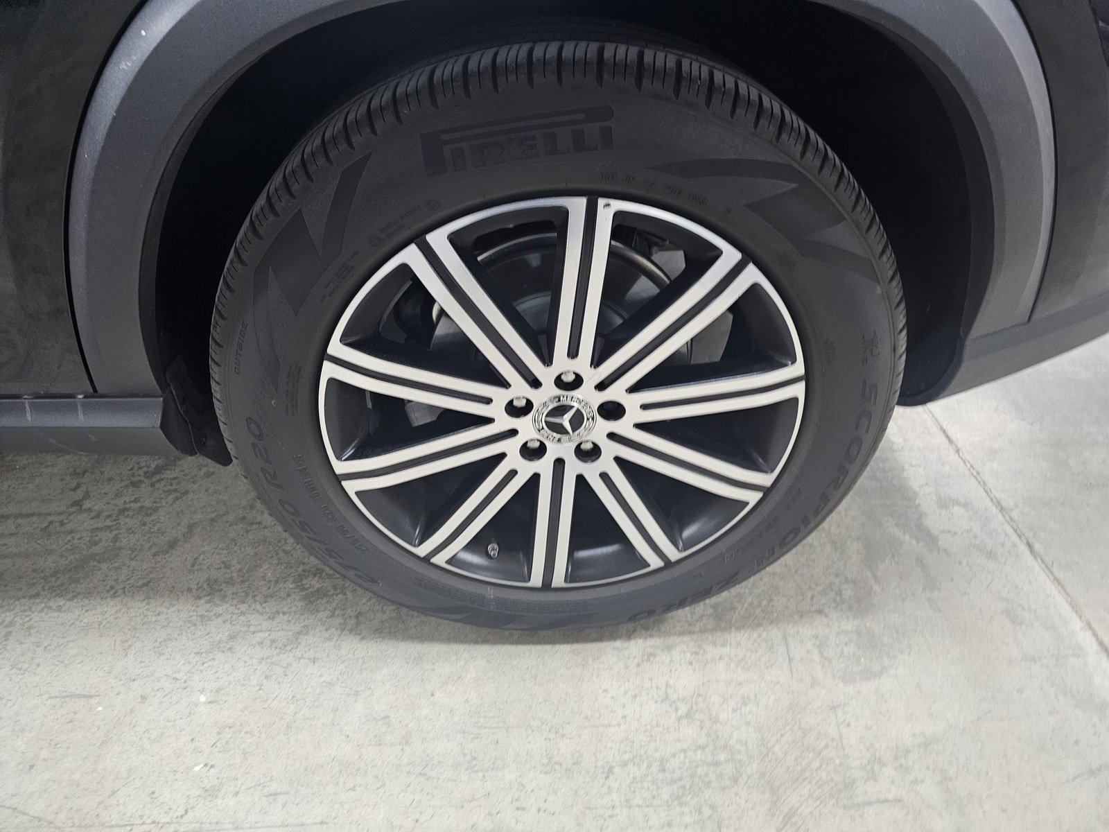 Used 2024 Mercedes-Benz GLE 350 4MATIC image 10