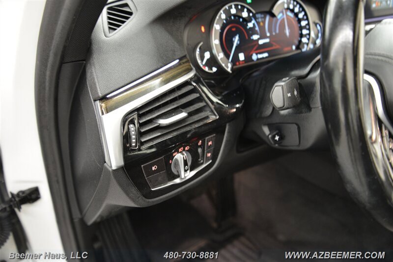 Used 2018 BMW 530e iPerformance image 27