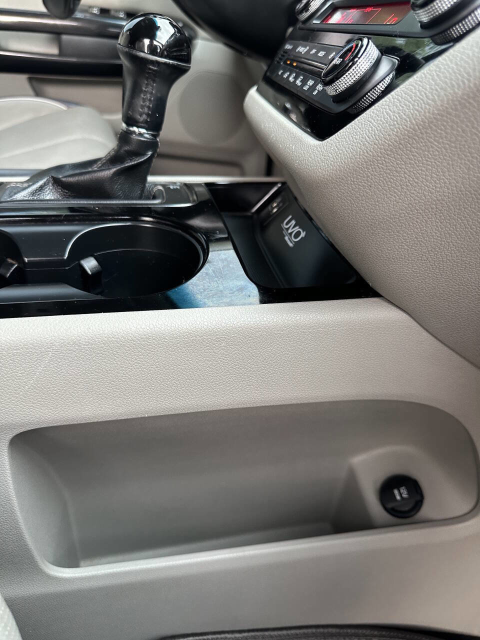 Used 2016 Kia Sedona EX image 32