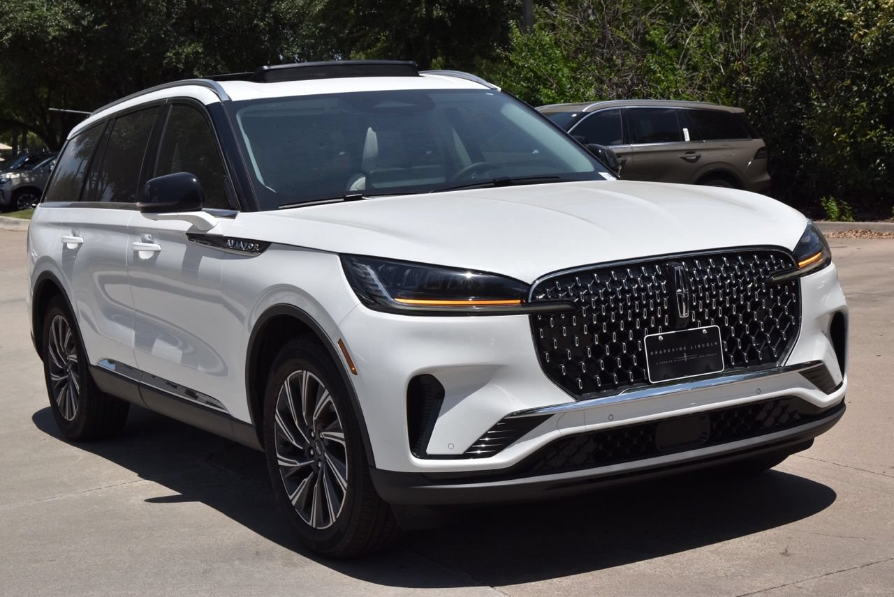 New 2026 Lincoln Aviator 2WD image 3