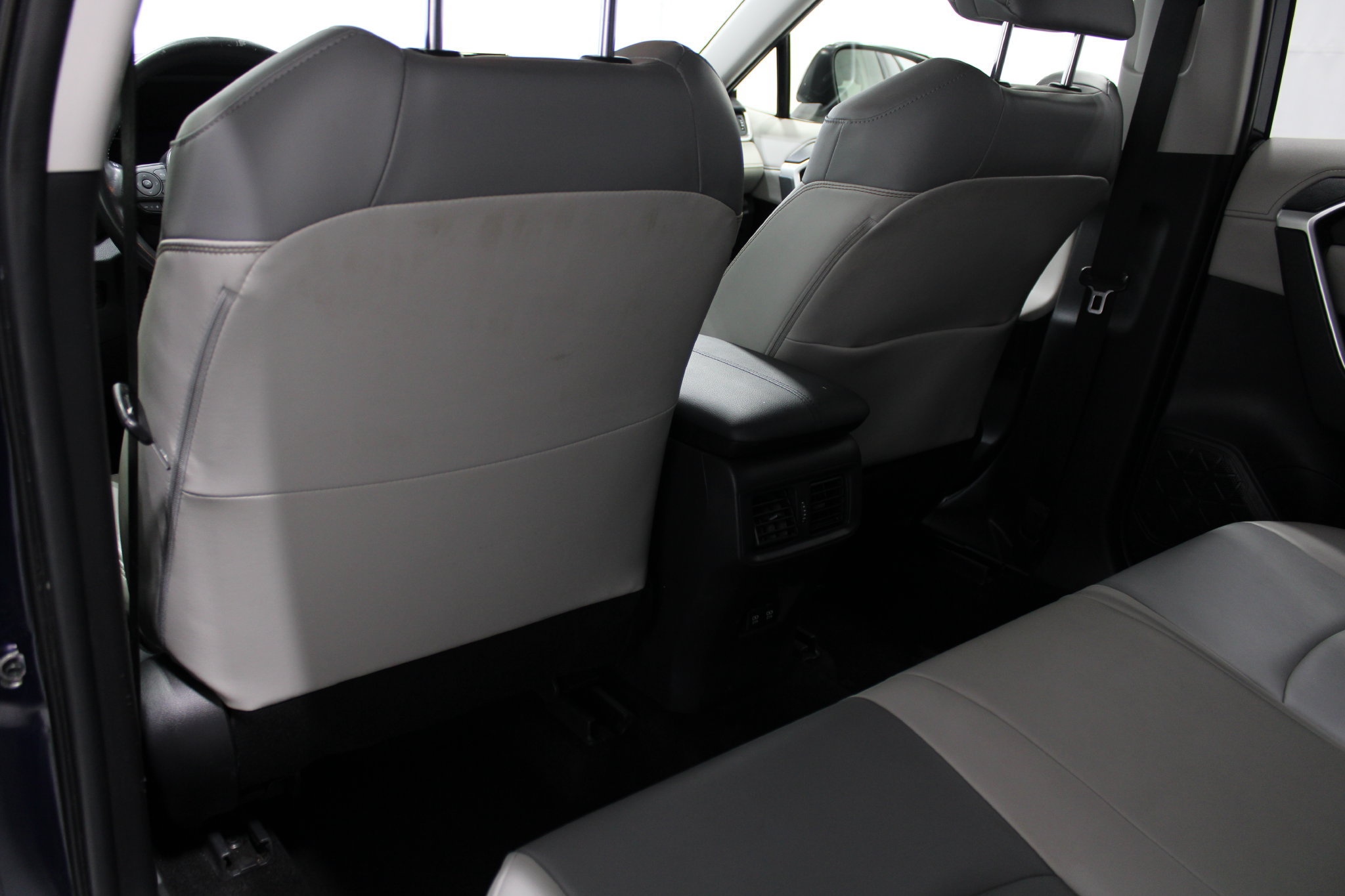 Used 2019 Toyota RAV4 Limited AWD/4WD image 16