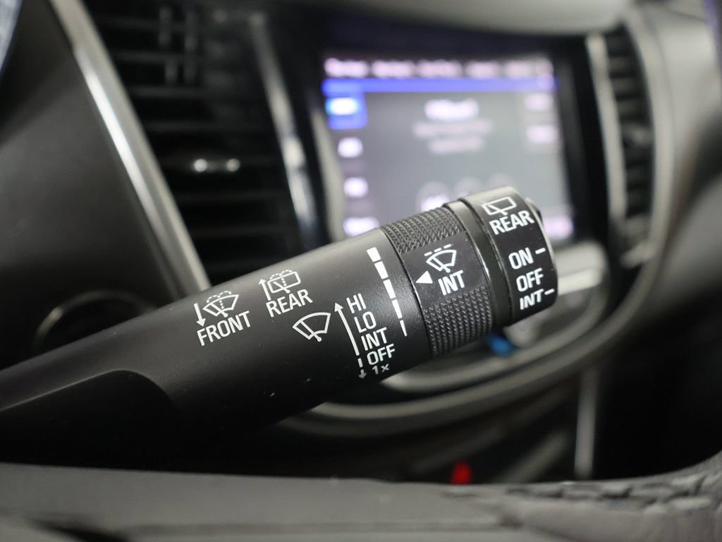 Used 2020 Chevrolet Trax LT w/ LT Convenience Package FWD image 36
