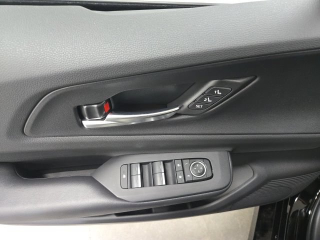 New 2027 Toyota Prius Plug-In Hybrid FWD image 23