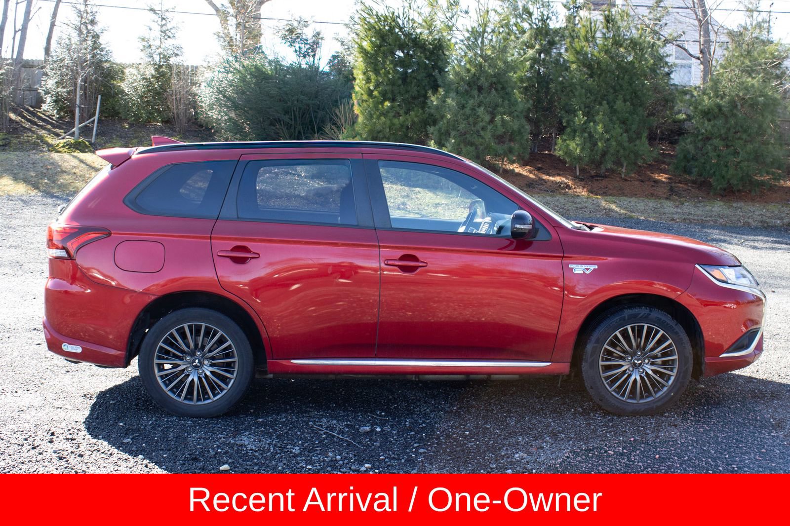 Used 2022 Mitsubishi Outlander 4WD Plug-In Hybrid image 9
