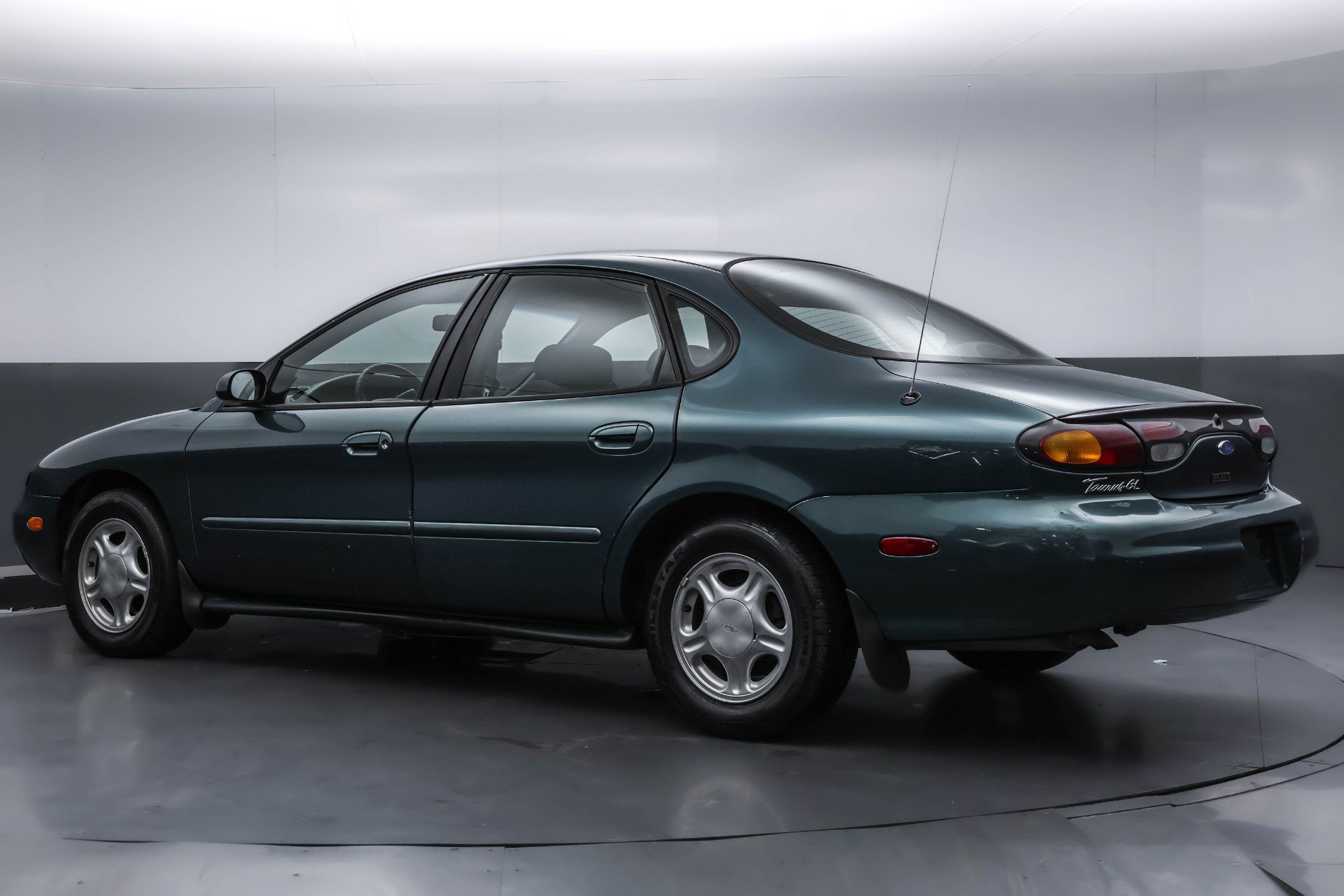Used 1997 Ford Taurus GL FWD image 25