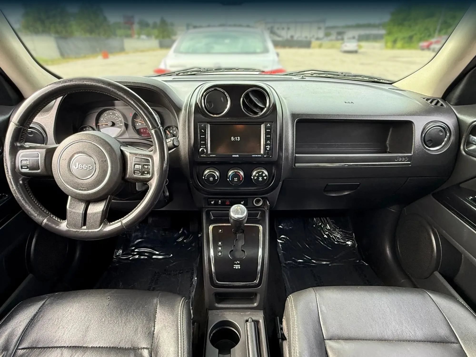 Used 2017 Jeep Patriot High Altitude AWD/4WD image 3