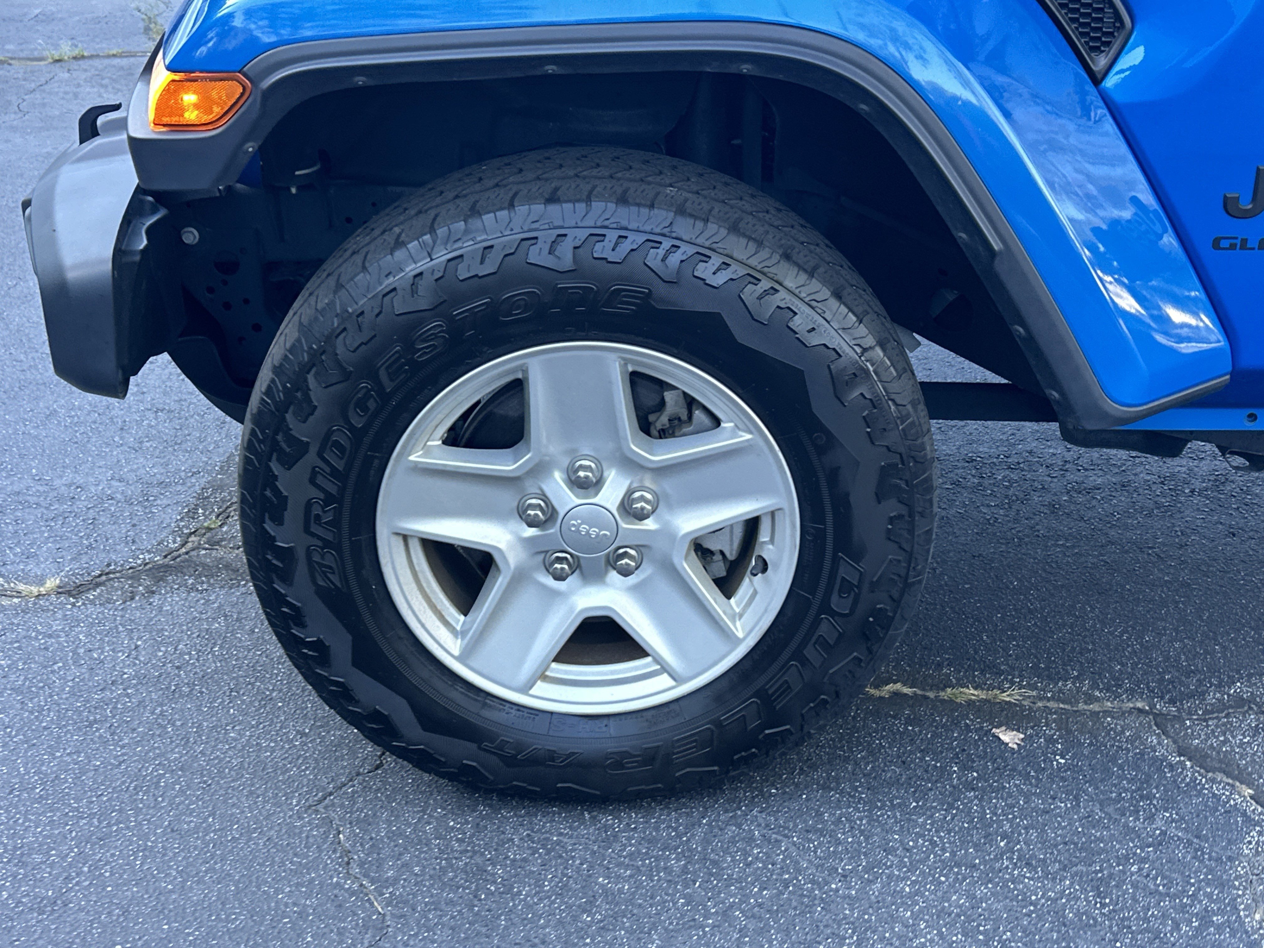 Used 2021 Jeep Gladiator Sport image 11