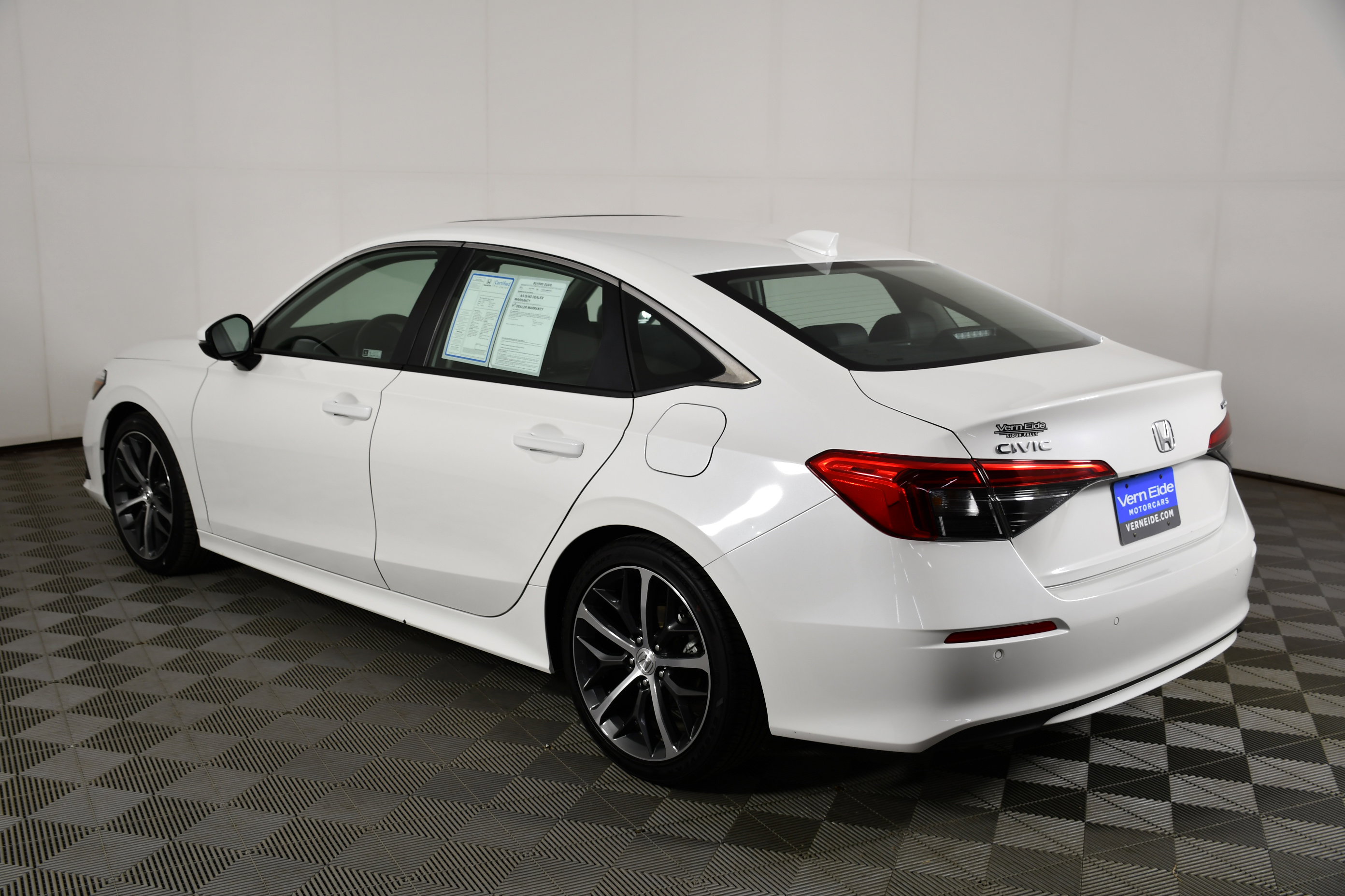 Certified 2024 Honda Civic Touring image 8