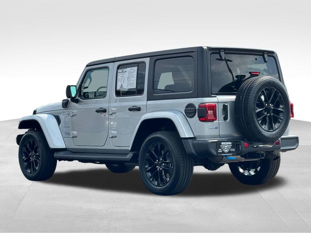 Used 2023 Jeep Wrangler Unlimited Sahara w/ Cold Weather Group AWD/4WD image 5