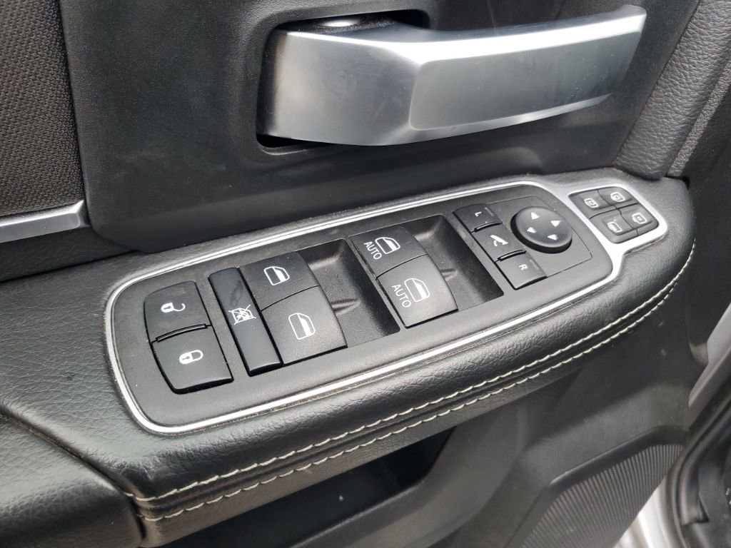 Used 2024 RAM 2500 Big Horn w/ Bed Utility Group image 9