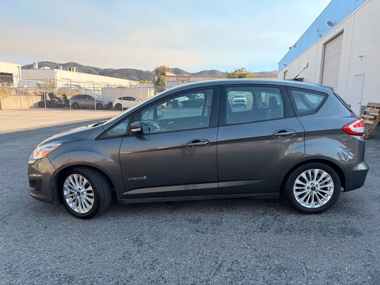 Used 2017 Ford C-MAX SE FWD image 13