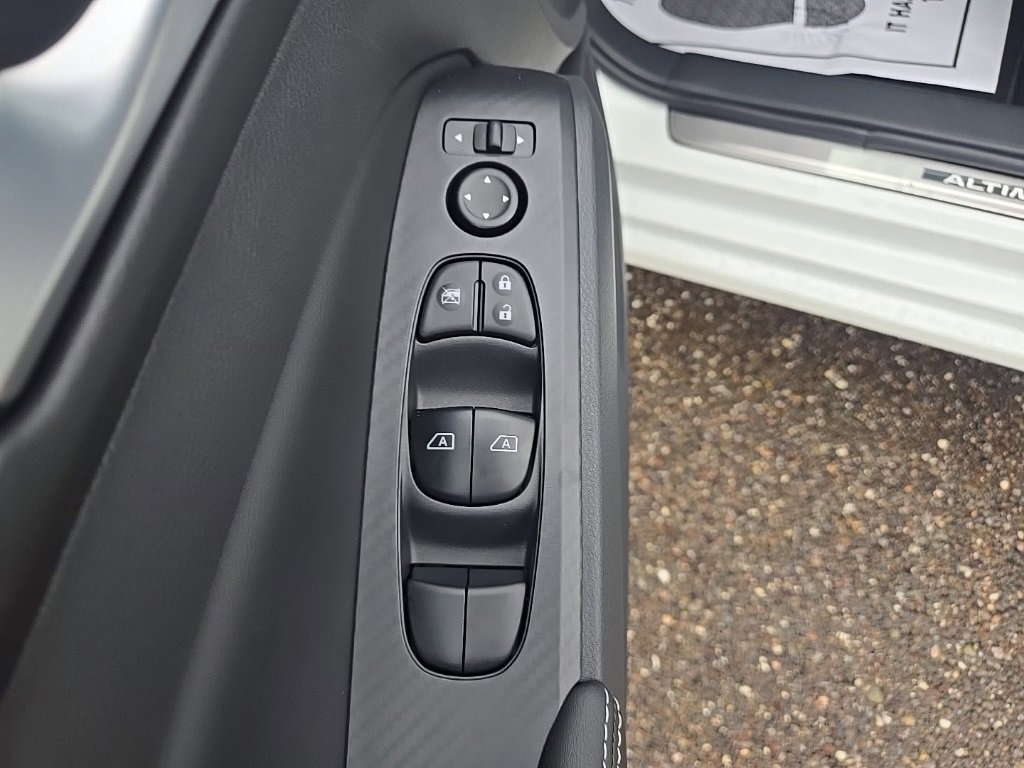 New 2025 Nissan Altima 2.5 SV image 13