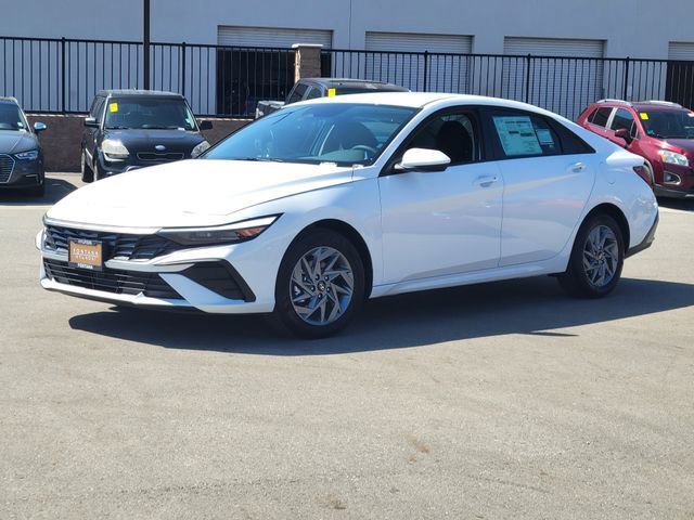 New 2026 Hyundai Elantra Blue image 2