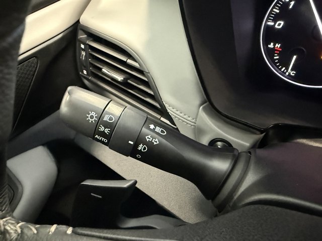 Used 2024 Subaru Outback Premium image 32