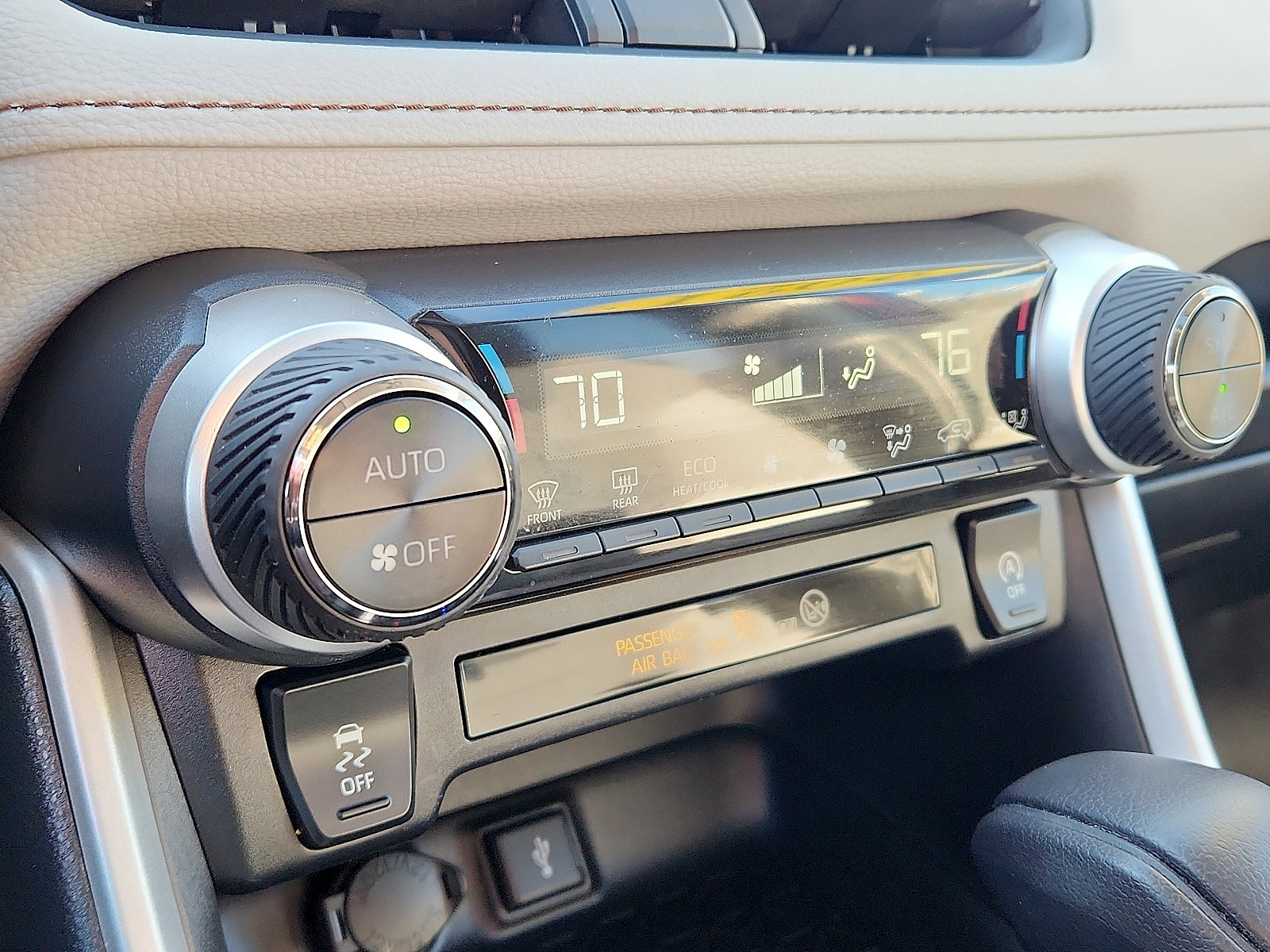 Used 2021 Toyota RAV4 XLE image 17