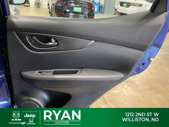 Used 2019 Nissan Rogue Sport S AWD/4WD image 38