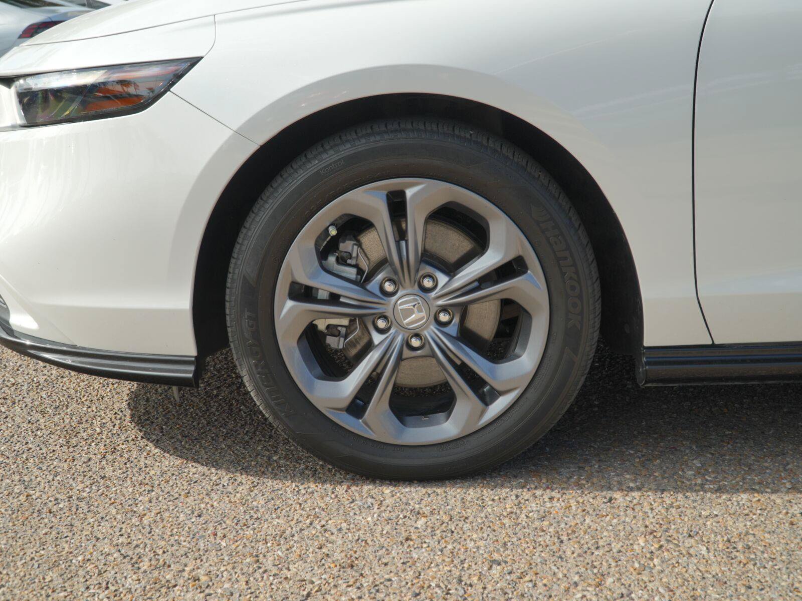 Used 2024 Honda Accord EX-L image 17